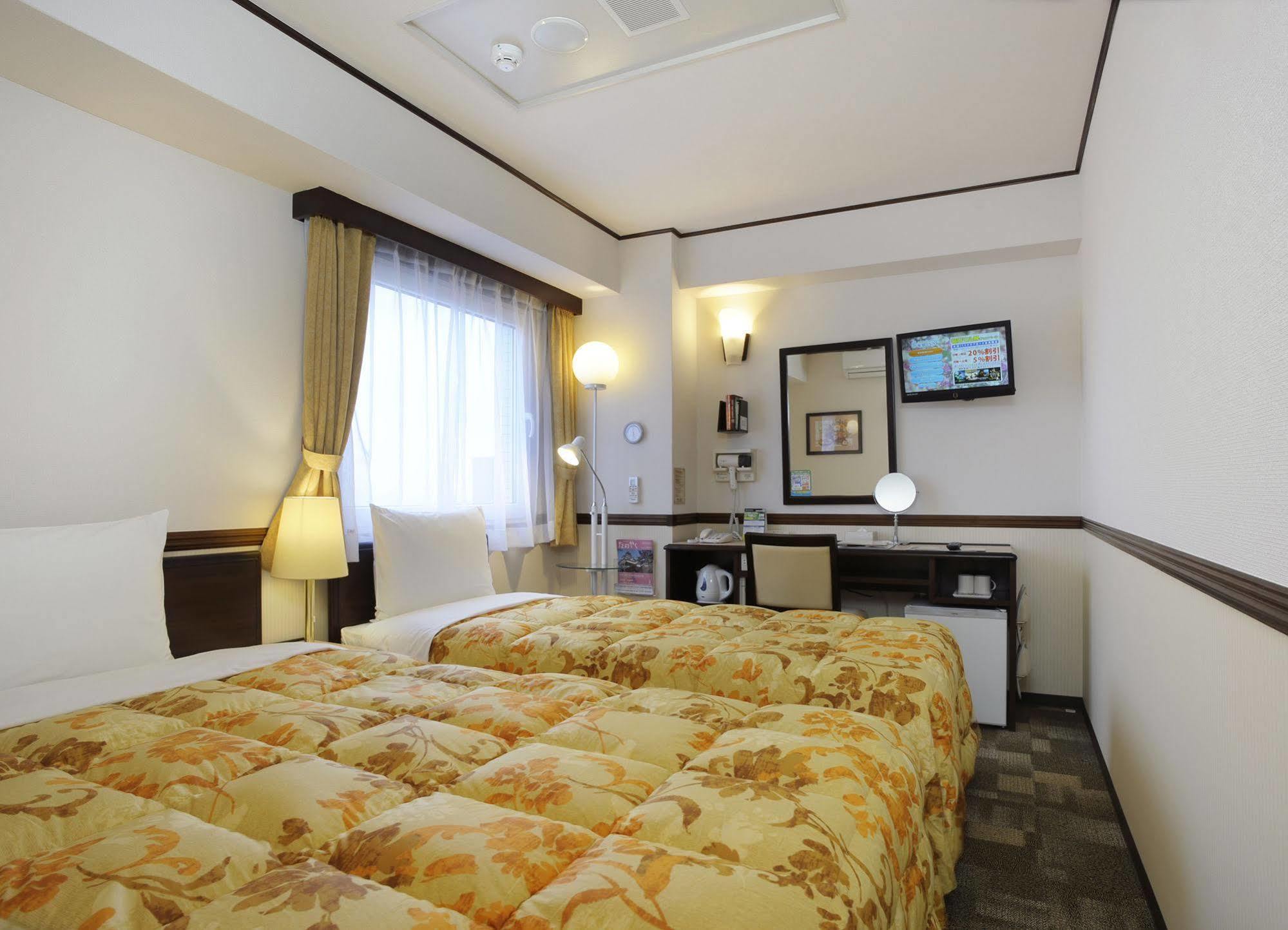 Toyoko Inn Sendai Nishi-Guchi Hirose-Dori Extérieur photo