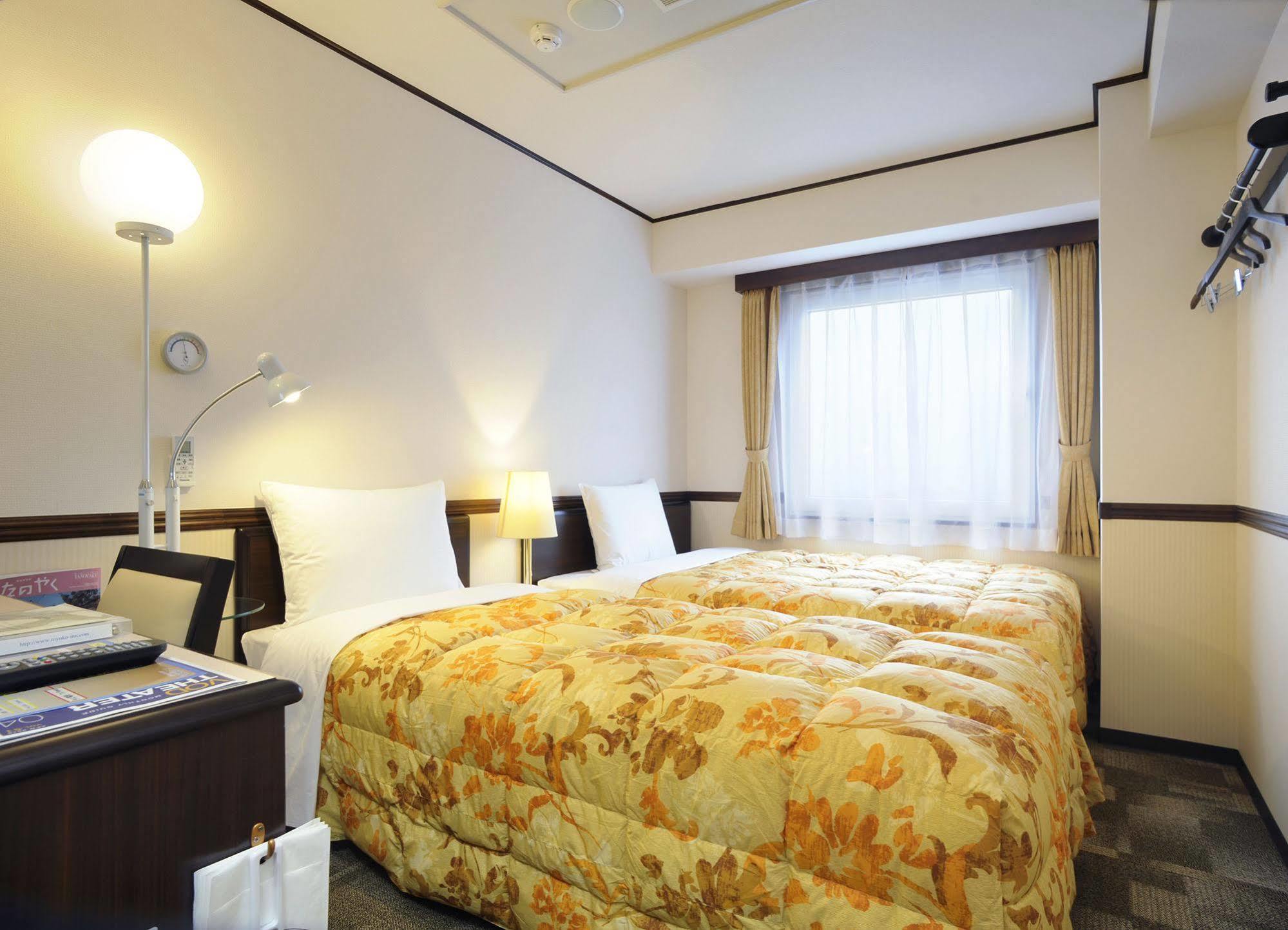 Toyoko Inn Sendai Nishi-Guchi Hirose-Dori Extérieur photo