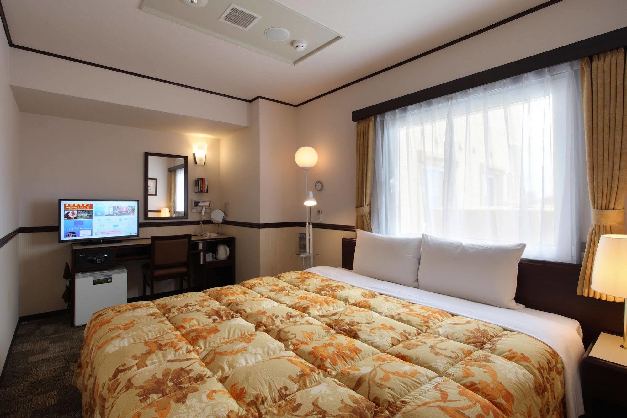 Toyoko Inn Sendai Nishi-Guchi Hirose-Dori Extérieur photo
