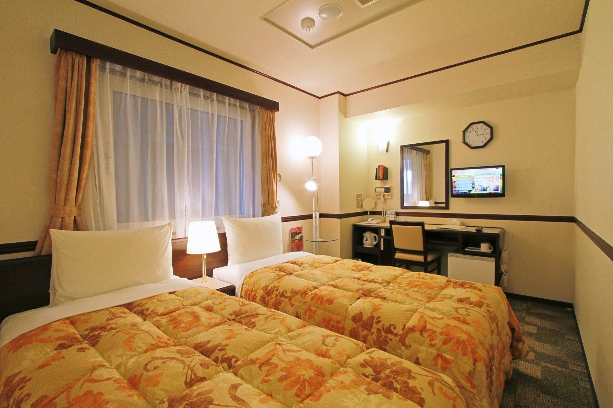 Toyoko Inn Sendai Nishi-Guchi Hirose-Dori Extérieur photo